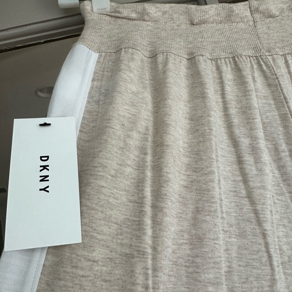 DKNY Pajamas- Super Soft and comfy, size medium - Picture 1 of 9